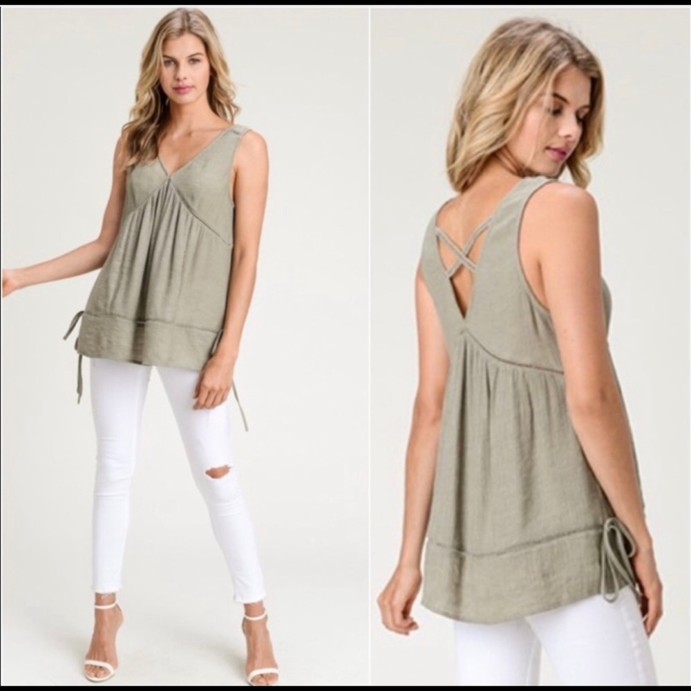S🏷A🏷L🏷E🏷‼️Cute olive green peplum style top blouse l☺️open stitch accent L